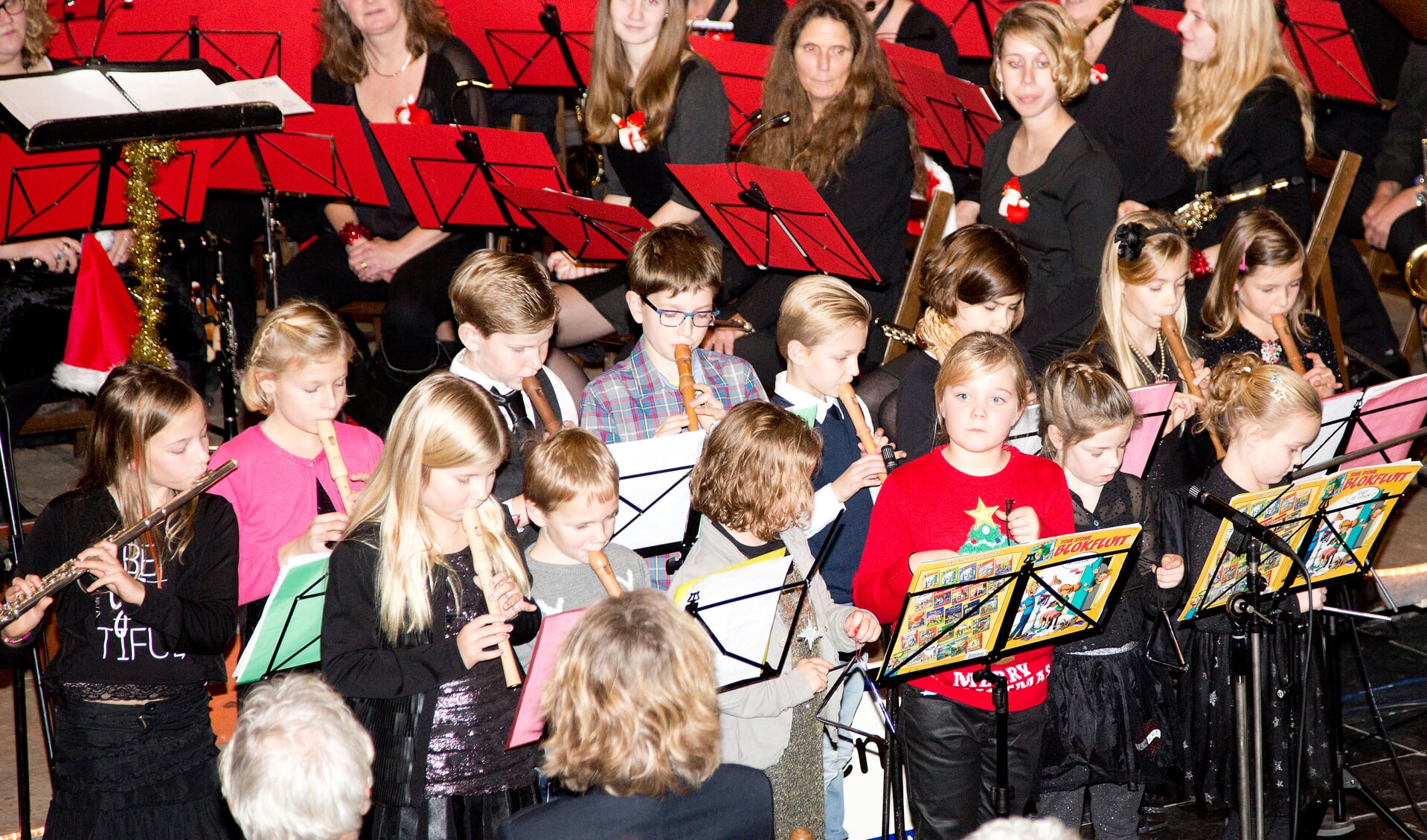 Blokfluiters van Crescendo in actie tijdens een concert met het B-orkest. | Foto: Jan Verloop