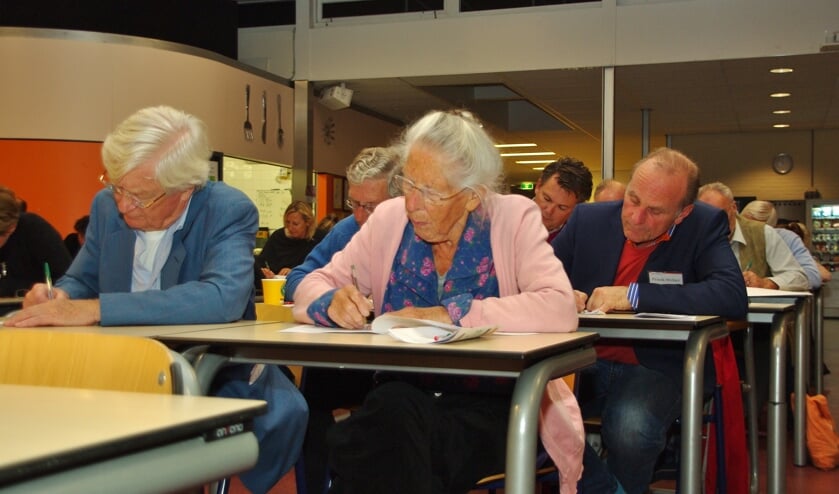 In oktober is er weer een Oegstgeester dictee. | Archieffoto Willemien Timmers