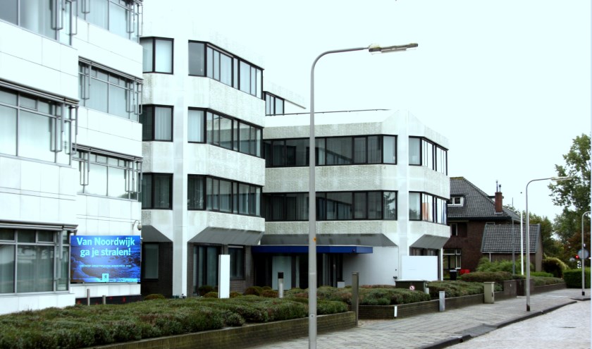 De stuurgroep vergadert in het oude Zilveren Kruisgebouw. Dit betekent niet per se dat dit het gemeentehuis wordt. | Foto: WS