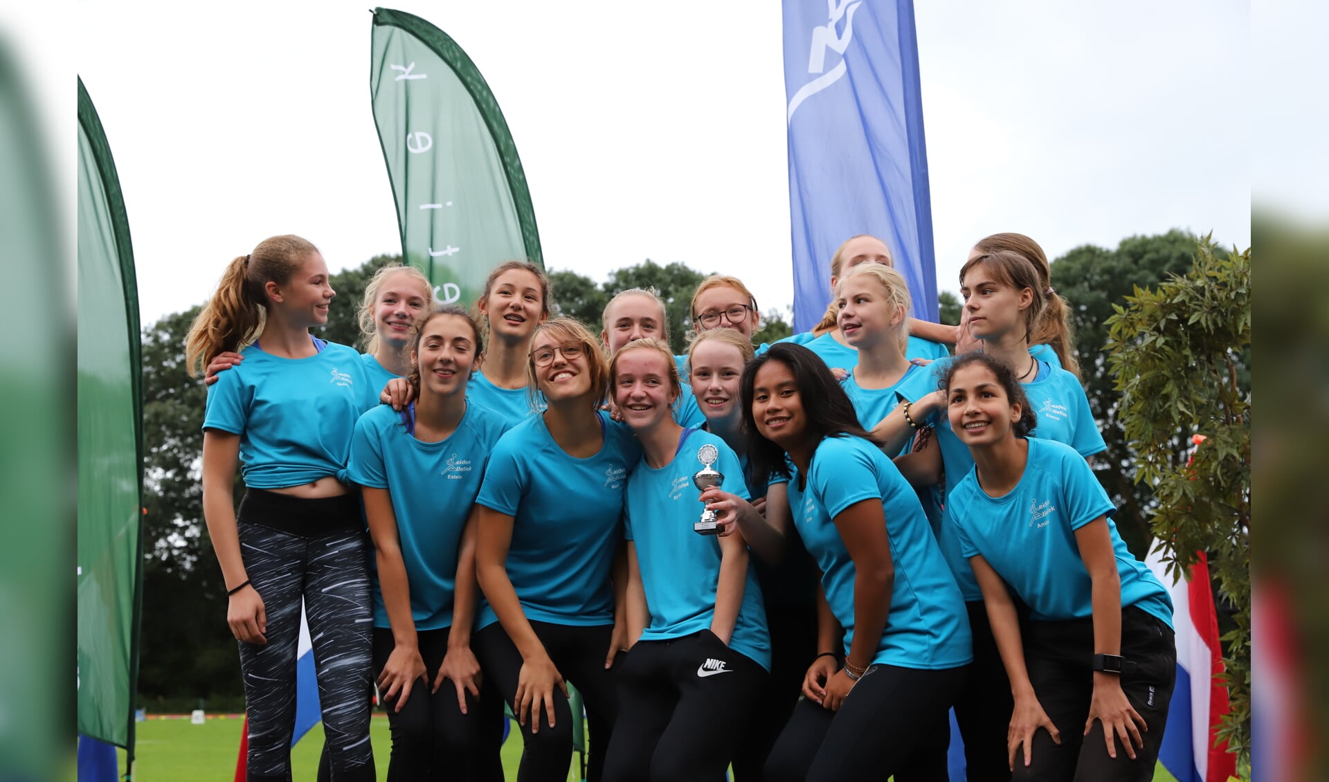 Lara Weghorst, Amina Maatoug, Mara Topman, Estella Kazatzidis, Myrthe Steenbeek, Bobet Kloosterman, Leanor van Kleef, Isabelle Reijman, Loïs Steenbeek, Anne de Jong, Mette Nuijen, Heleen Prud'homme van Reine, Airissa Vermond, Jacomijn Prins en Quinty Verdoodt.