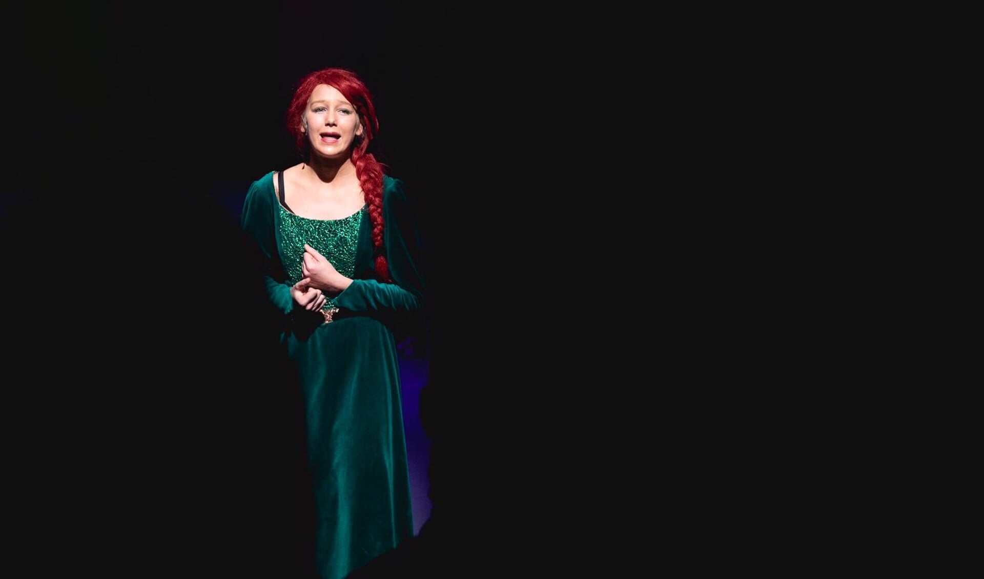 Marilou Ruigrok zingt de sterren van de Noordwijkerhoutse hemel in haar glansrol als Prinses Fiona. | Foto: pr
