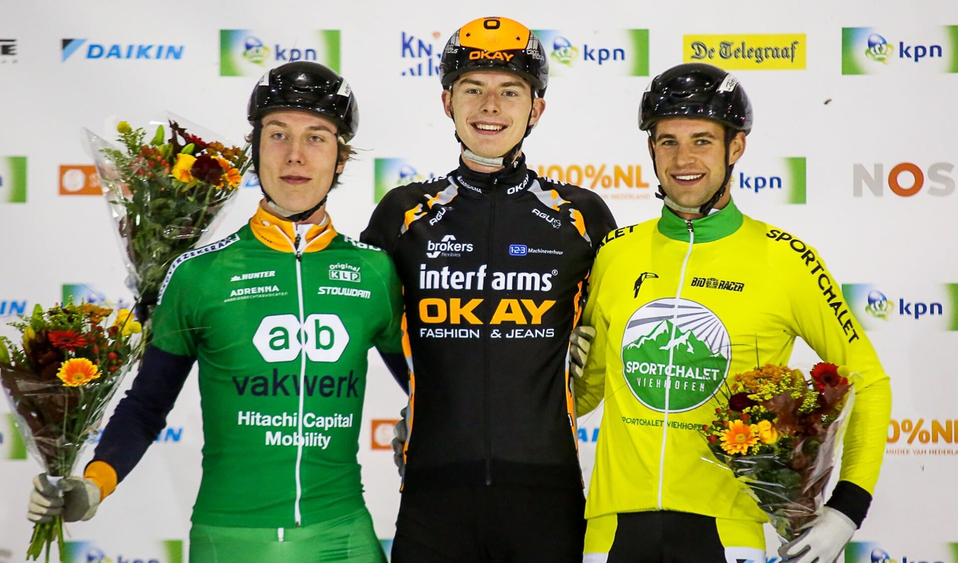 Teun de Wit, Jordy van Workum en Leander van der Geest op het podium in de tweede wedstrijd. | Foto: pr./Arjen Vervoort