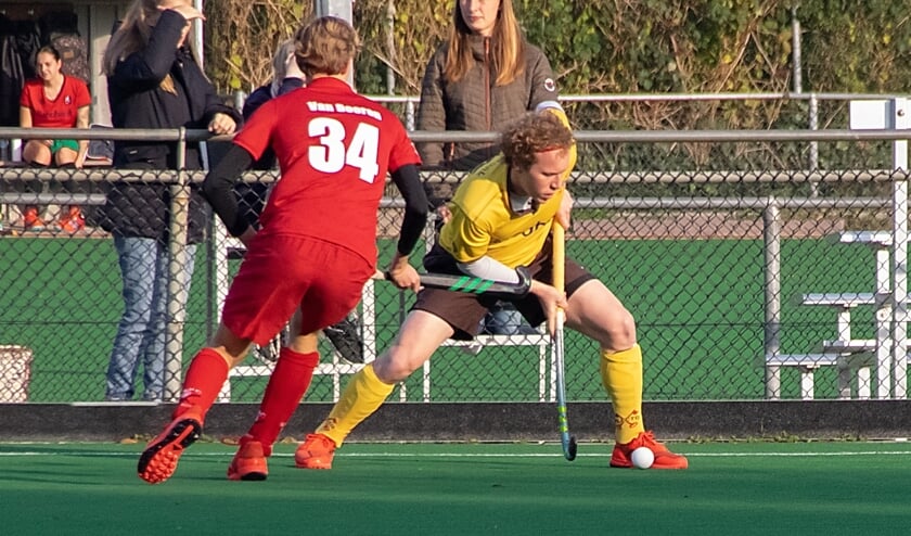 Jerome van Donk aan de bal.