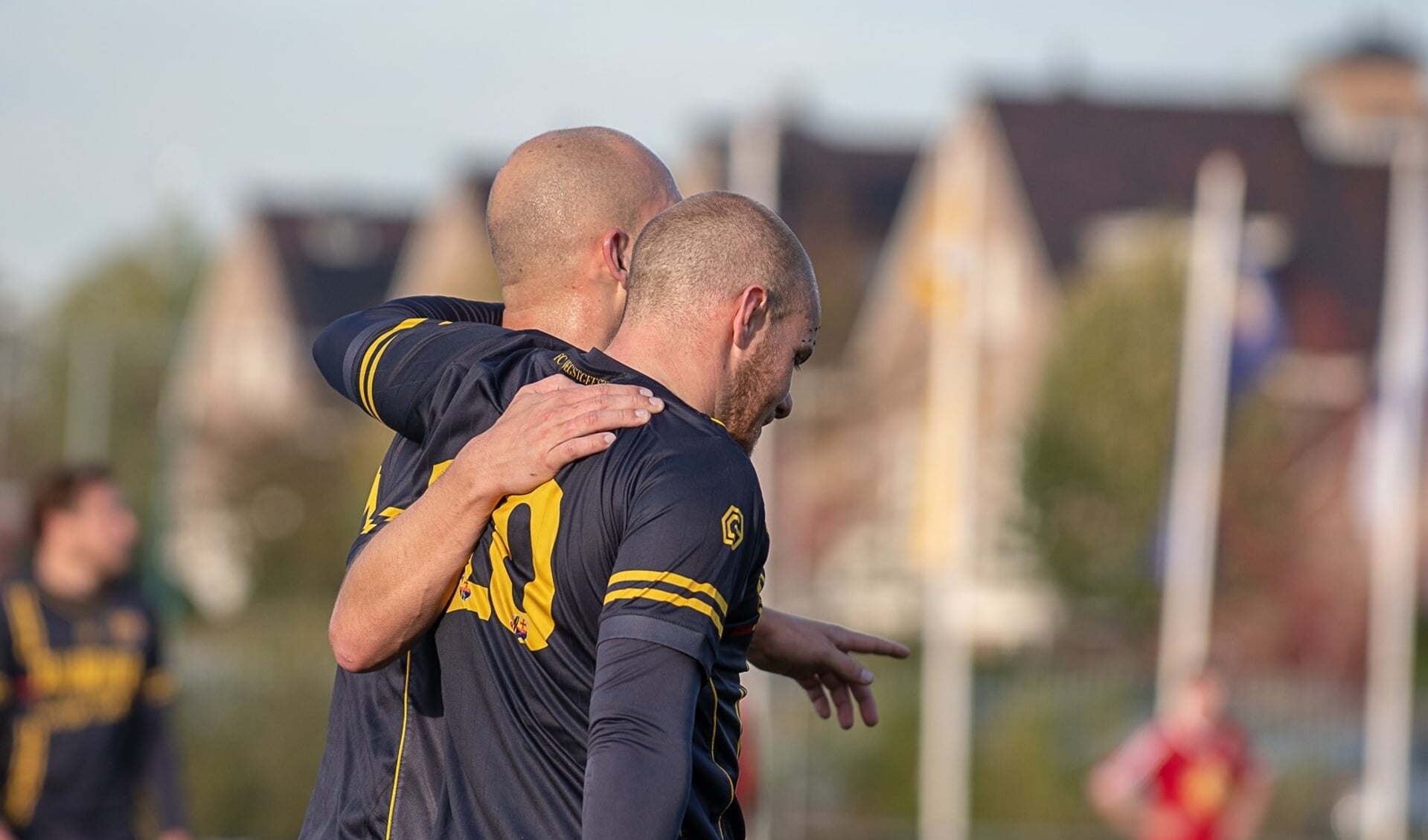 Bob den Hollander (voor) en Lars van Bommel waren samen goed voor alle zes de doelpunten.