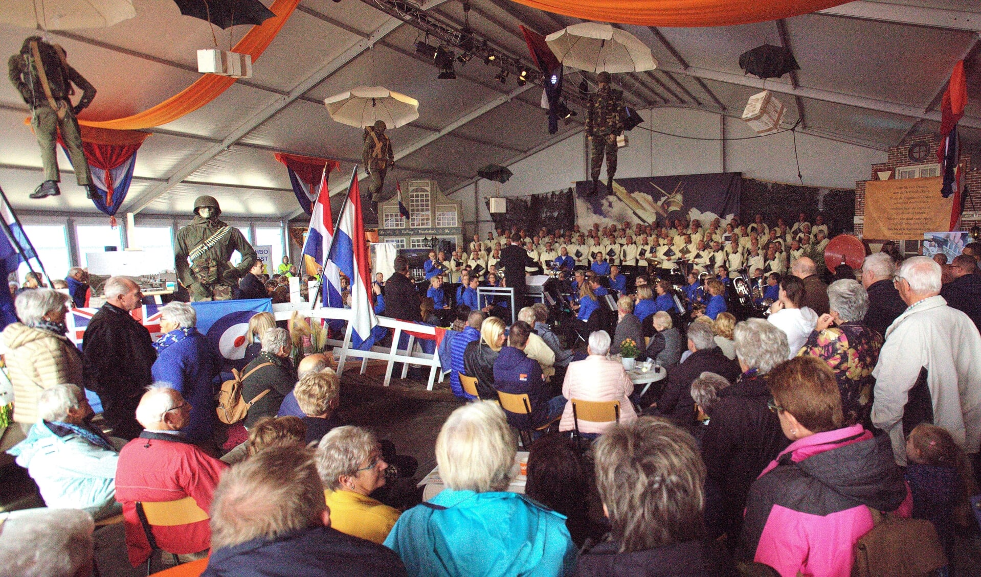 De sfeervolle TheaterTent aan de Boulevard vormt het decor voor het afsluitende gala. 