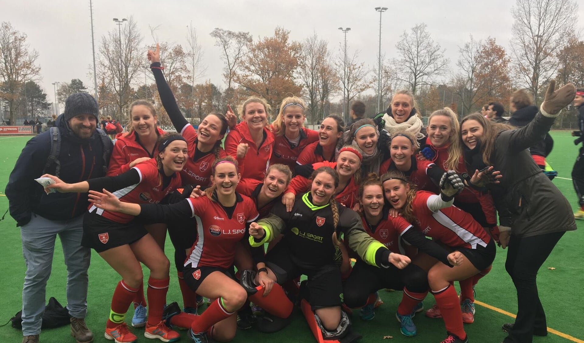 Dames 1 Hisalis wint van Loenen met 2-0.