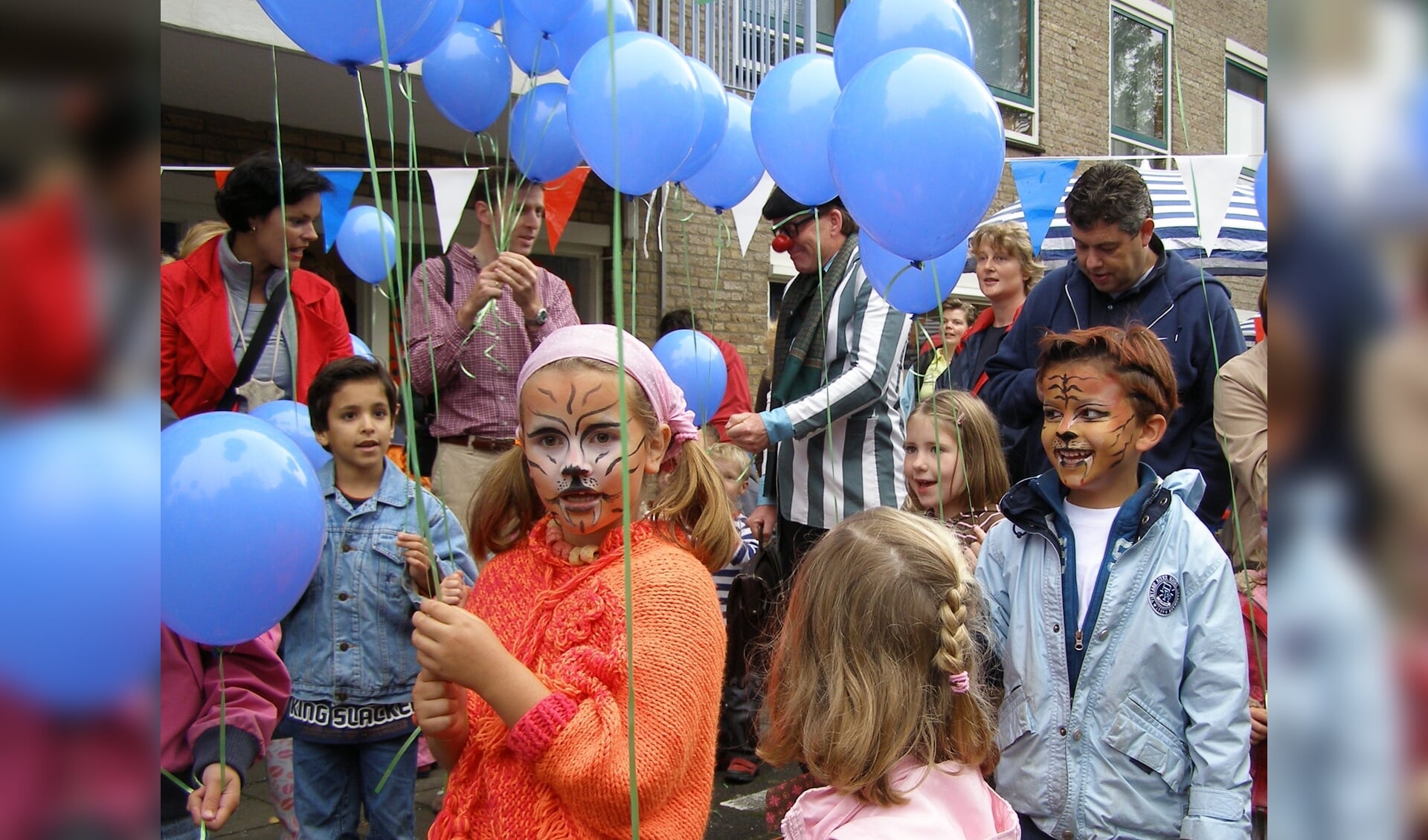 Feest bij de oprichting van PIKO in september 2007. | Archieffoto Willemien Timmers