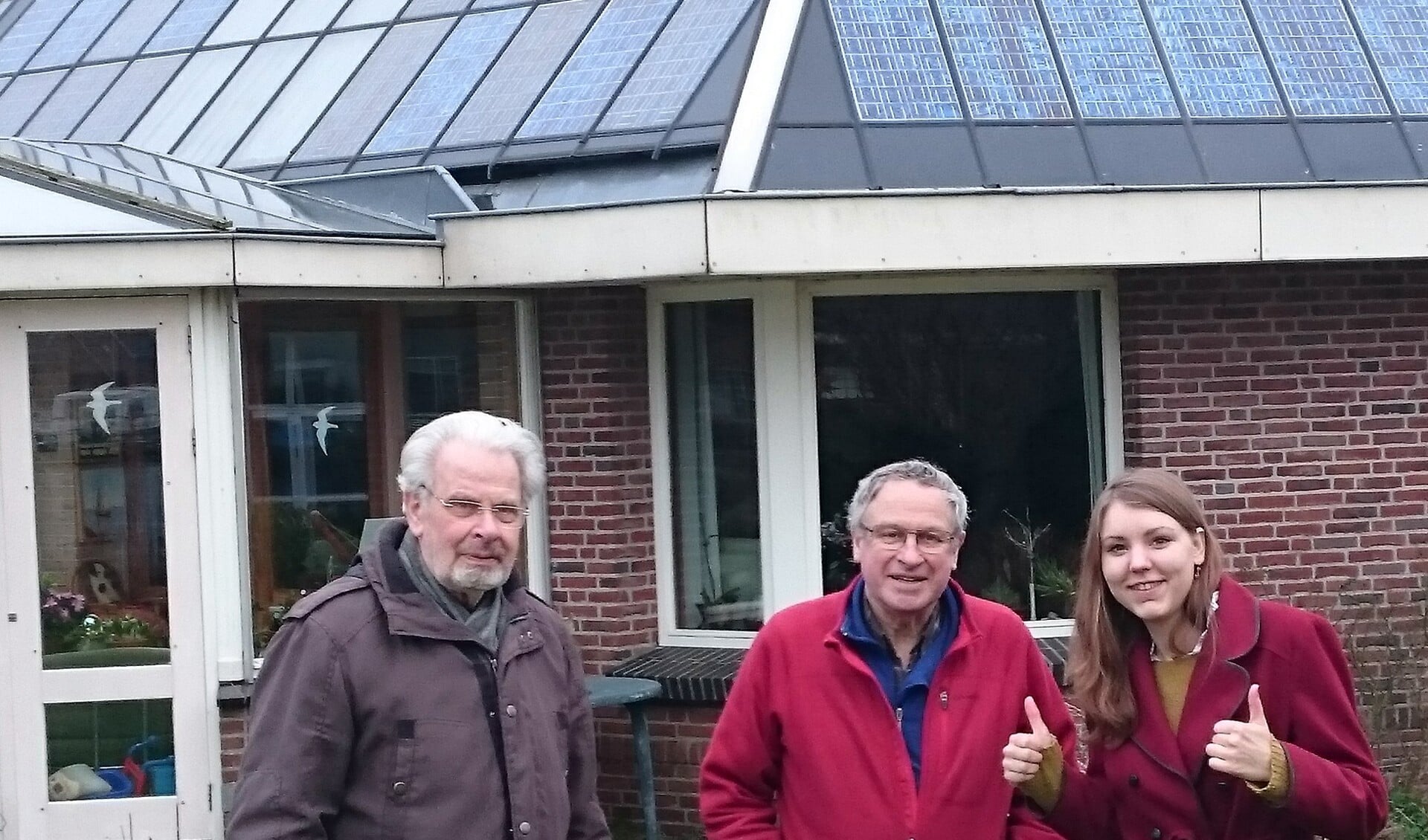 Melanie van Driel op bezoek bij een energie-neutraal huis in Woubrugge.