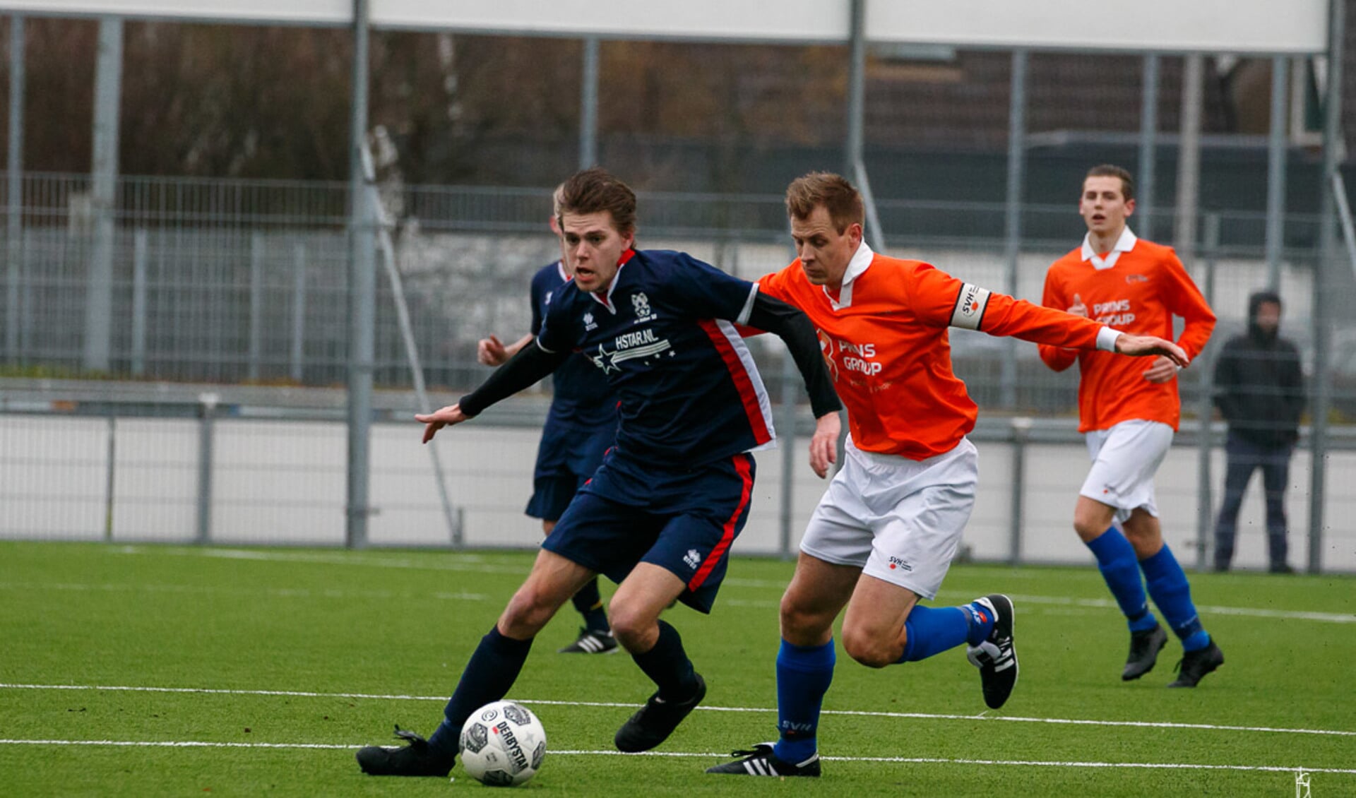 Balbezit door Valken in wedstrijd tegen SV Honselersdijk.