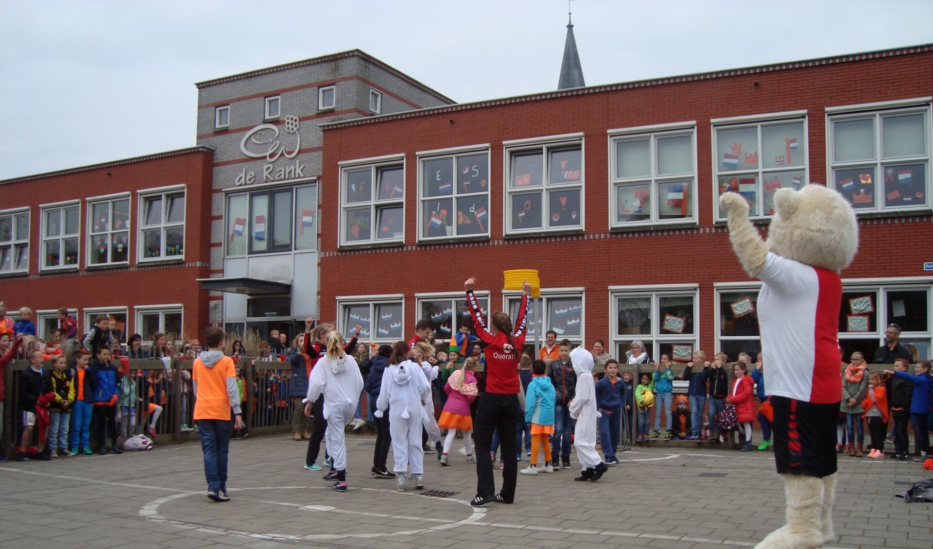Het schoolgebouw van de Rank is te groot voor het aantal leerlingen dat de basisschool bezoekt, aldus de gemeente en de overkoepelende stichting Sophia Scholen| Foto: archief/ MV