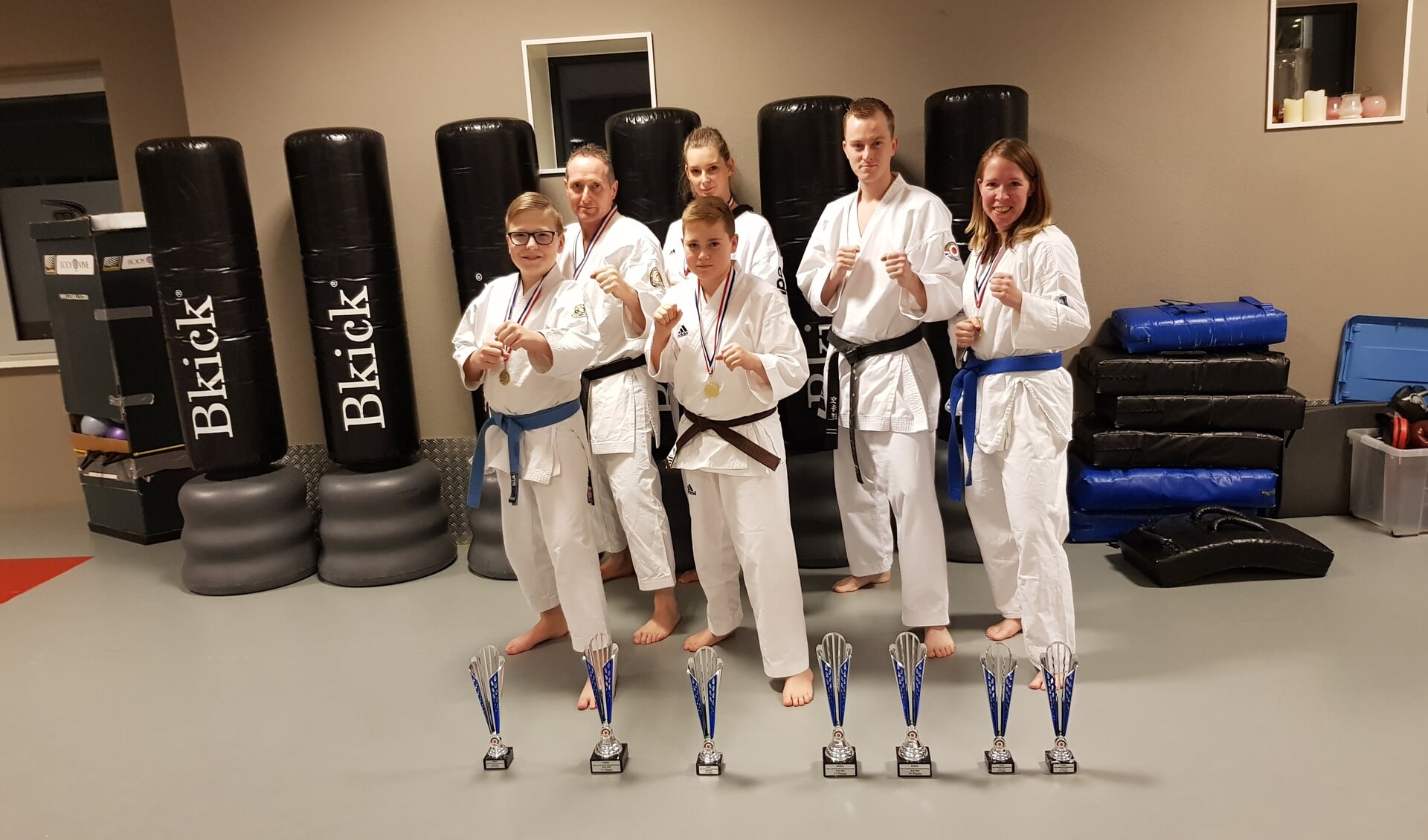 De prijswinnaars Team Multisport NK Karate.
