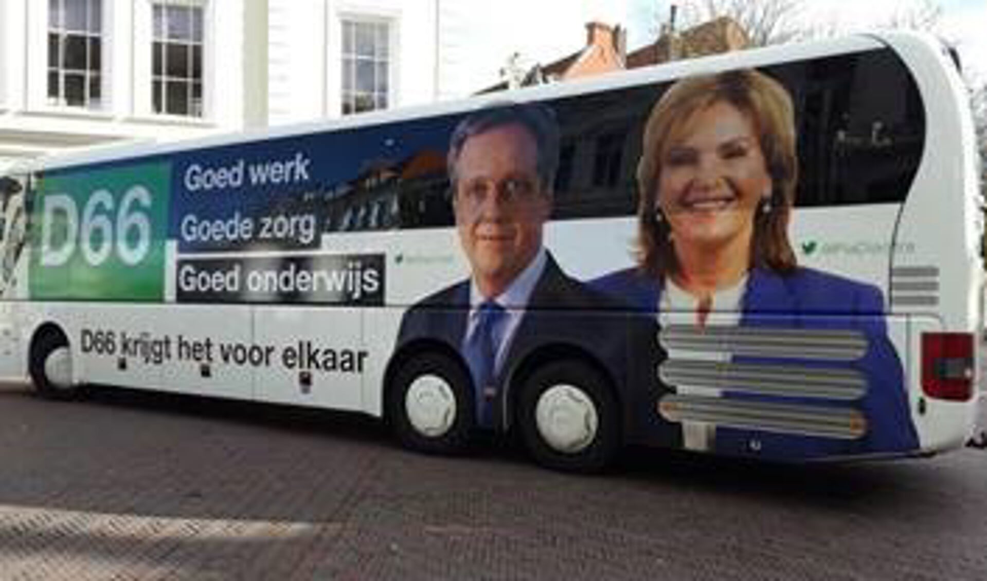 De D66-bus stopt deze week ook in Teylingen. | Foto: pr.