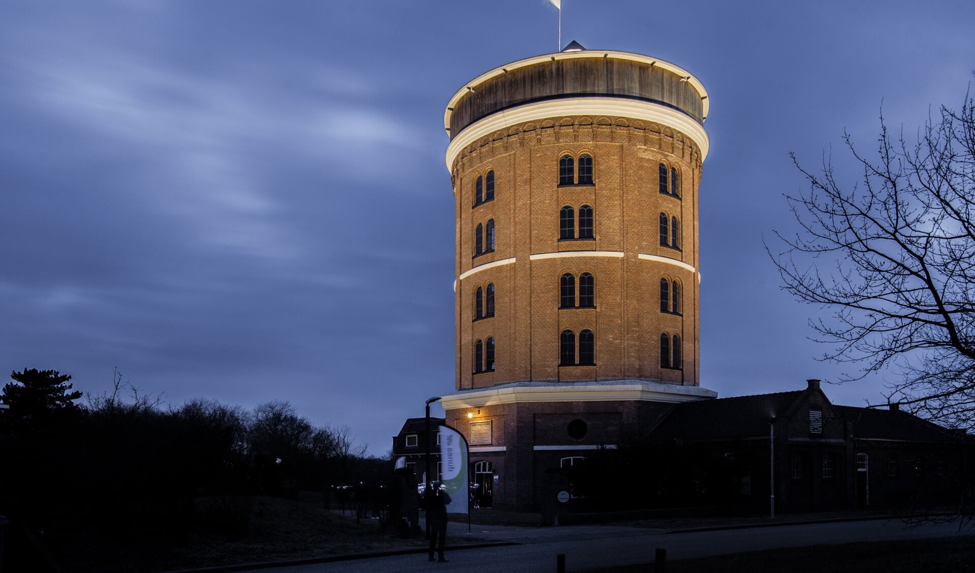 De Watertoren op het terrein van Dunea. | Foto: Adrie van Duijvenvoorde