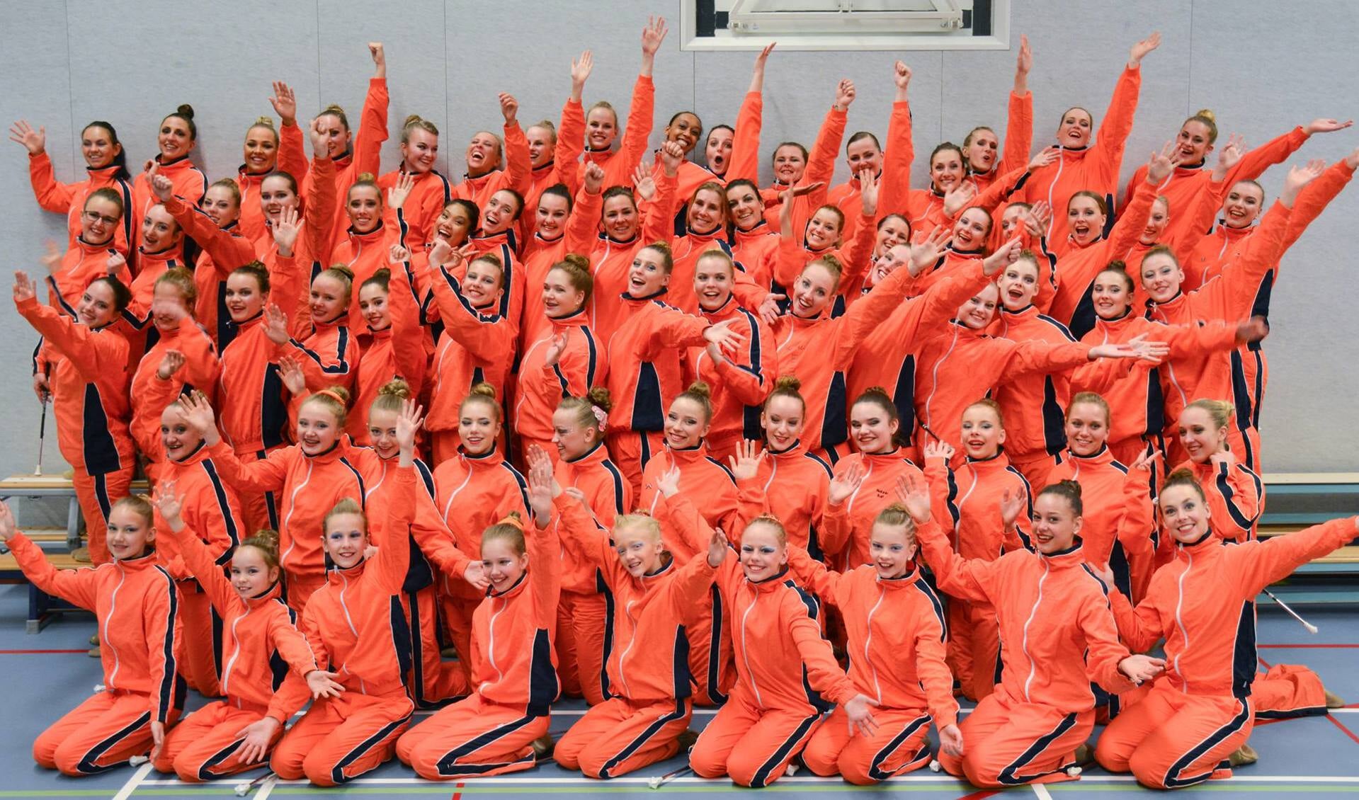 De Nederlandse twirlingploeg, met daarin 16 leden van KNA, komt deze week uit tijdens het WK in Noorwegen. | Foto: PR