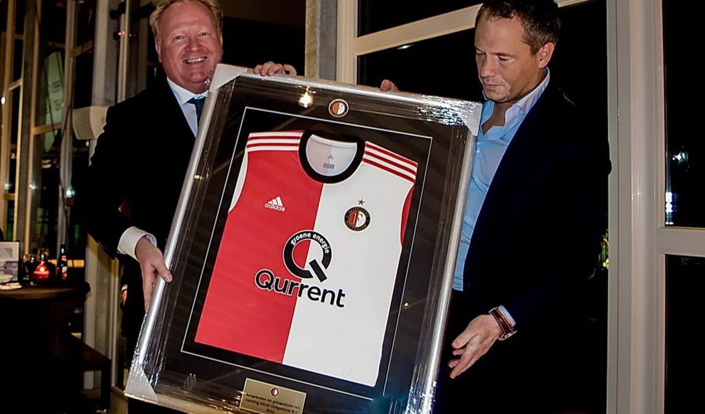 Feyenoord schonk een shirt.