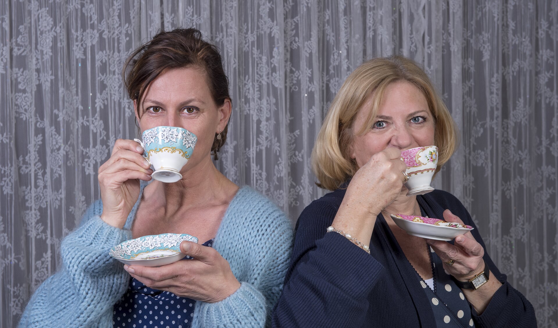 Jacqueline van Heteren (links) en Jacqueline Eenens openen op 18 april hun Boezemcafé voor vrouwen die geraakt zijn door borstkanker. | Foto: pr.