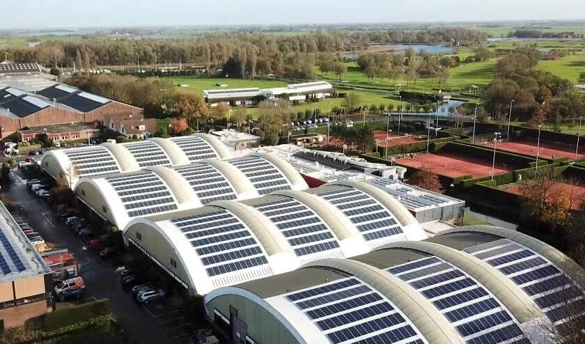 <p>De zonnepanelen in de Veerpolder in Warmond. | Foto: archief</p>