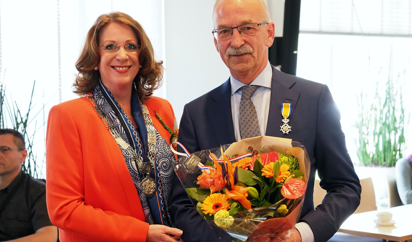 Ton Oostdam uit Voorhout is trots op zijn koninklijke onderscheiding. | Foto: pr./Henk Keijzer