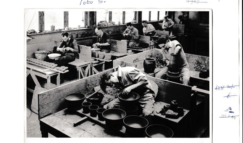 De potterij rond 1950.