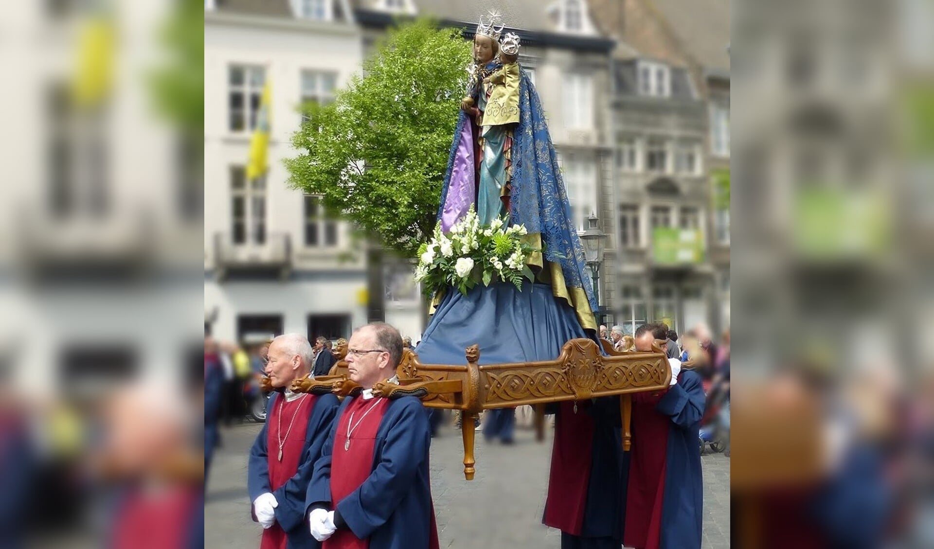 Eens in de zeven jaar verzamelen duizenden pelgrims uit het hele land zich om de Heiligdomsvaart in Maastricht mee te maken. | Foto: pr.