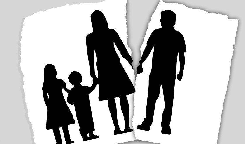 Jaarlijks krijgen 70 duizend kinderen te maken met een scheiding.  