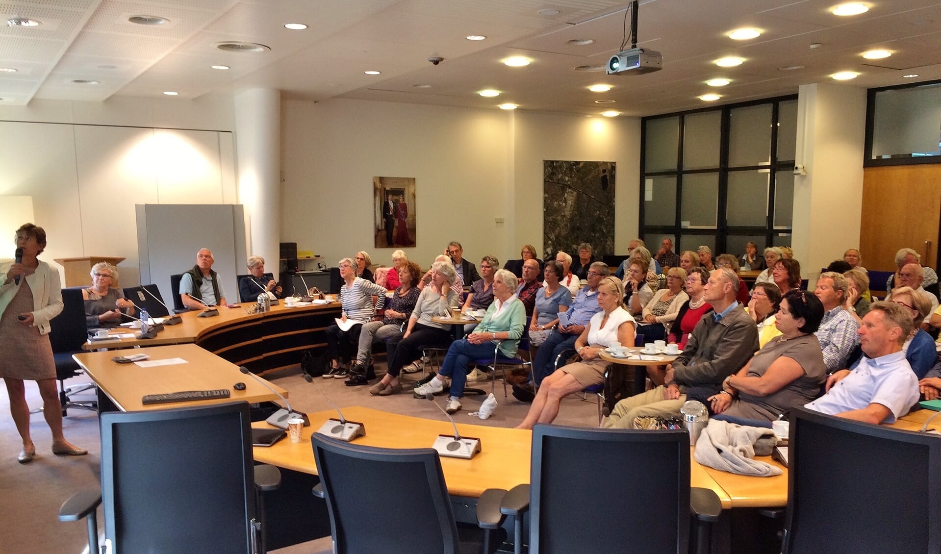 Zo'n zestig geïnteresseerden waren aanwezig tijdens de Kanrrenhof-presentatie in het gemeentehuis. | Foto PR