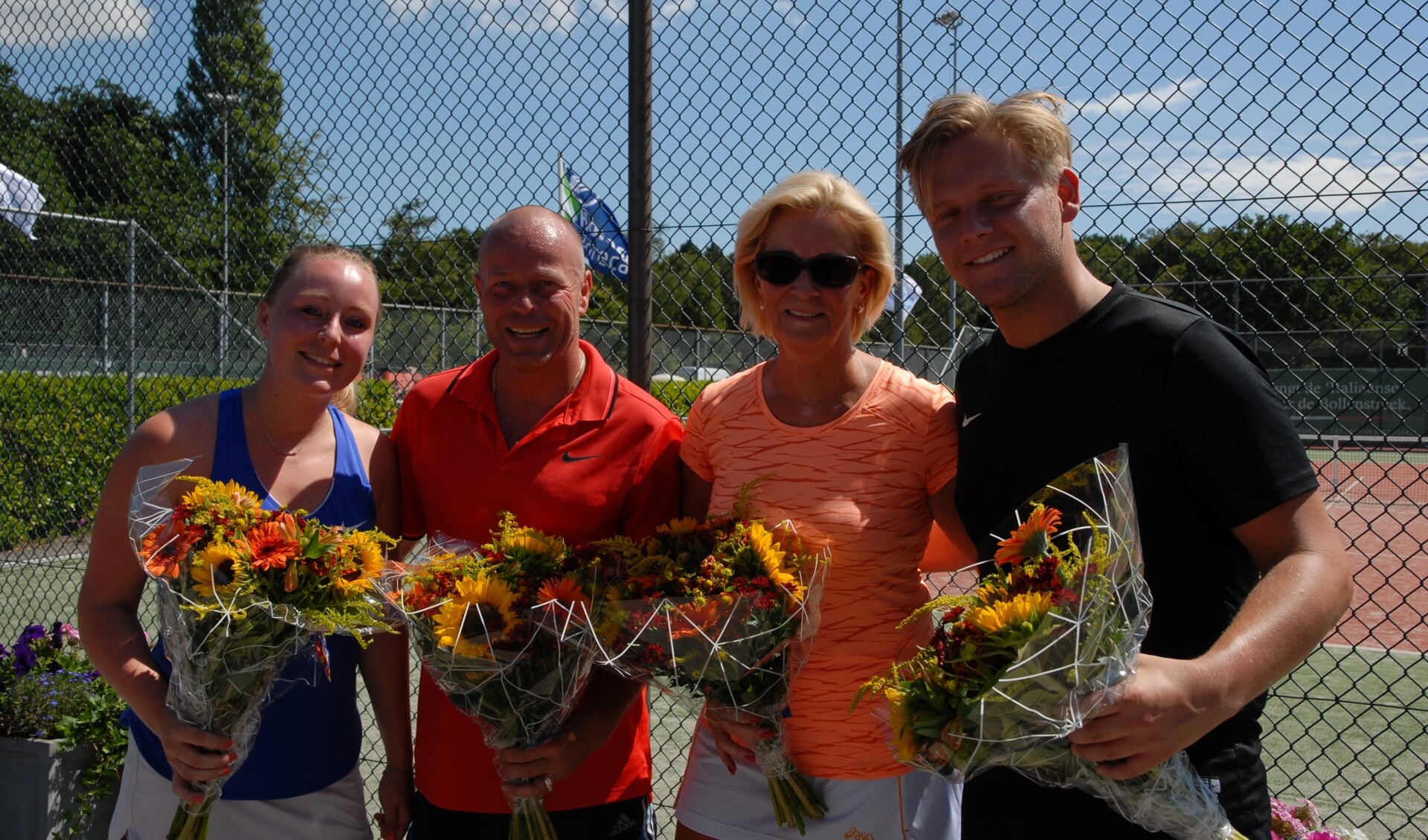 Theo en Lisa Wanders winnen in de finale van Jolanda van Mil en Fred Pont. | Foto: pr.