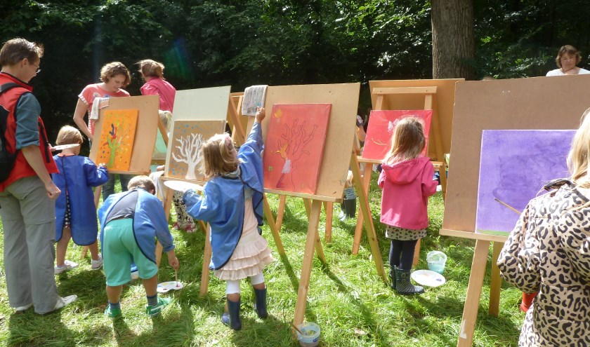 Ook kinderen mogen zelf kunst maken tijdens Kunst in 't Overbosch. | Foto: archief  