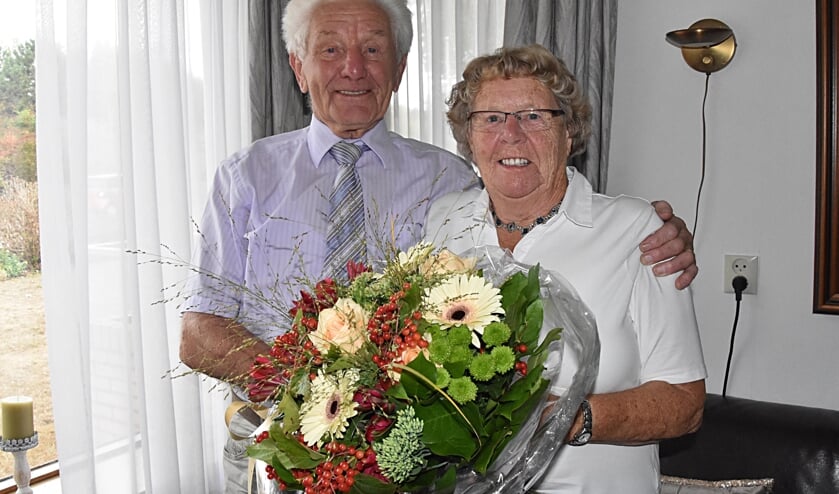 Dirk en Truus van Rijn vierden hun diamanten huwelijksjubileum met een gezellig feest.
