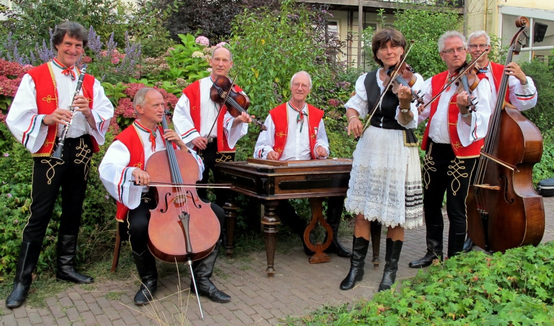 Hongaarse en andere Oost-Europese muziek in De Beukenhof, gespeeld door zigeunerorkest Csárdás.