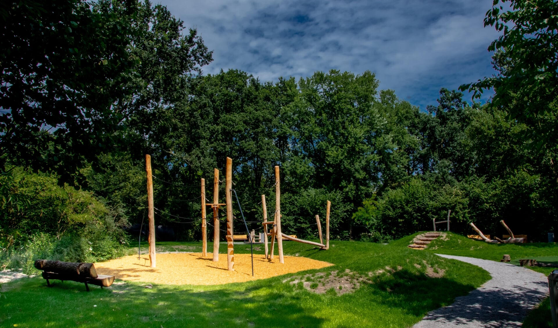 De nieuwe speelplaats in park De Houtkamp. 