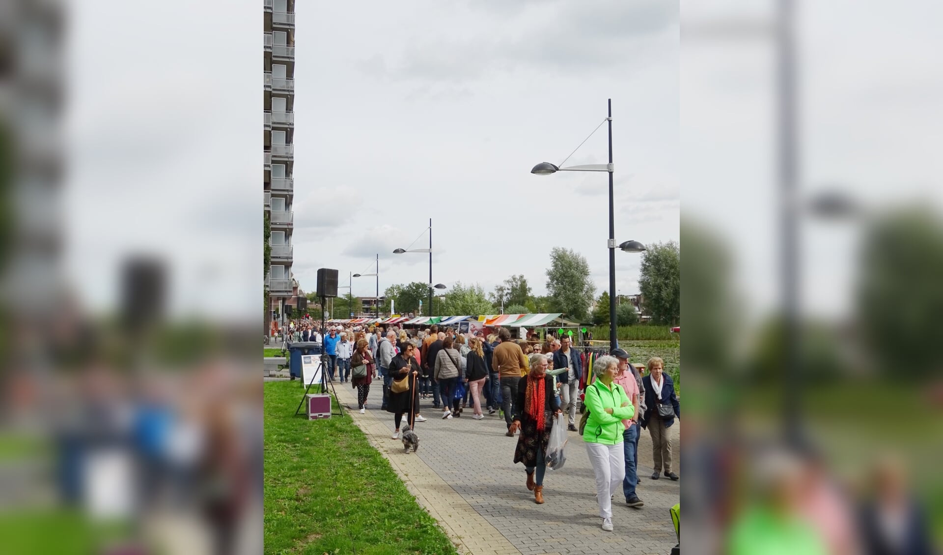 Op de foto de Jaarmarkt in 2018. In verband met corona komen er dit minder kramen, er worden looprichtingen aangebracht, de anderhalve meter wordt gehandhaafd, het aantal bezoekers wordt gemaximeerd en er is geen muziekplein.