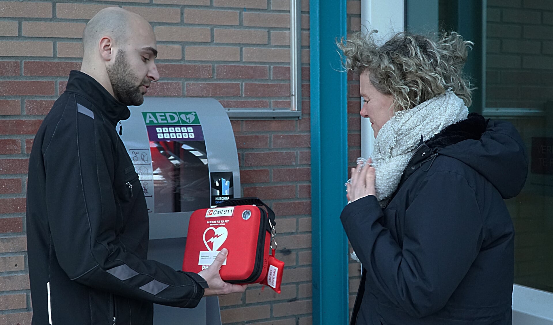 Aan de buitengevel van het Kwadrant is nu ook een AED te vinden. | Foto: Piet van Kampen