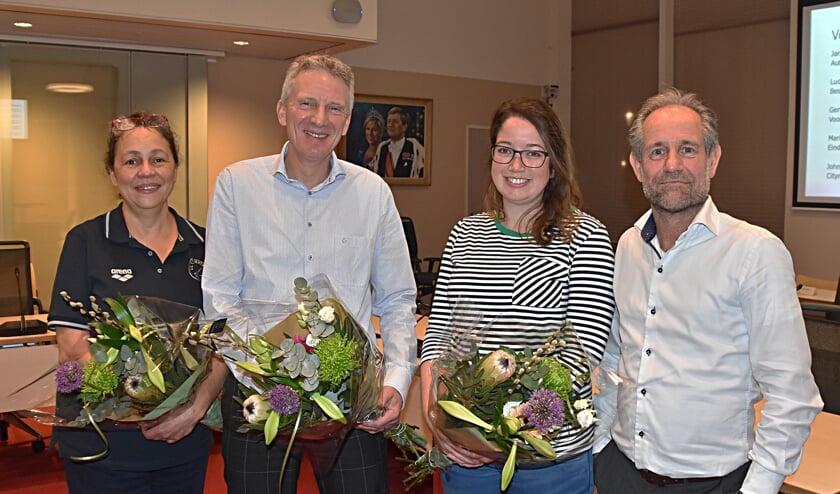 Finalisten Carolien Doesburg (De Columbiaan), Ronald Vonk (TL), Denise Esser (UGSV) en Peter Bergman (TL). | Foto: Piet van Kampen  