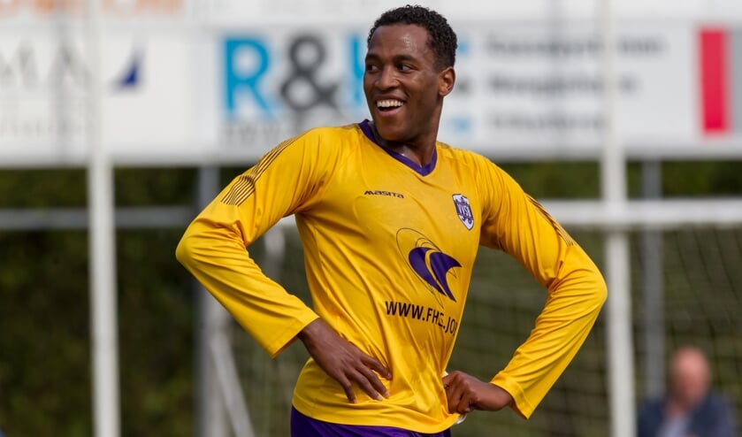 Een hattrick voor spits Felitciano Zschusschen. | Foto: Albert ten Hove, Orange Pictures.