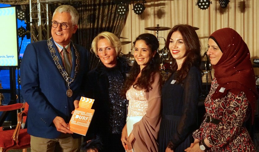 De presentatie van de dichtbundel Durf te dromen bij Het Noordwijks Boekenbal.