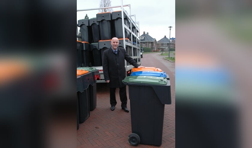 Toenmalig wethouder Olaf McDaniel trapte begin 2018 de pilot 'omgekeerd inzamelen' in de wijk 't Heerlijk Recht af met het afleveren van minicontainers voor GFT, papier en karton en PMD.. Als het aan het college van B en W ligt, wordt die proef gestaakt en krijgen de bewoners weer een grijze bak waar ook PMD in gaat.