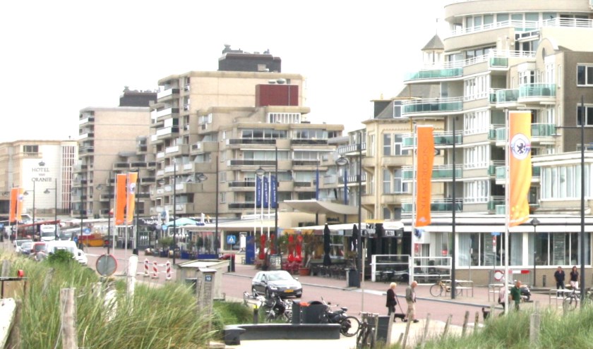 Straks kan er op de K.W. Boulevard ook aan de landzijde worden geparkeerd. | Foto: Wim Siemerink