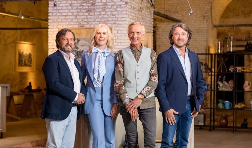 Televisierring-winnaar Martien Meiland, met zijn nieuwe SBS-6 collega's. | Foto: pr