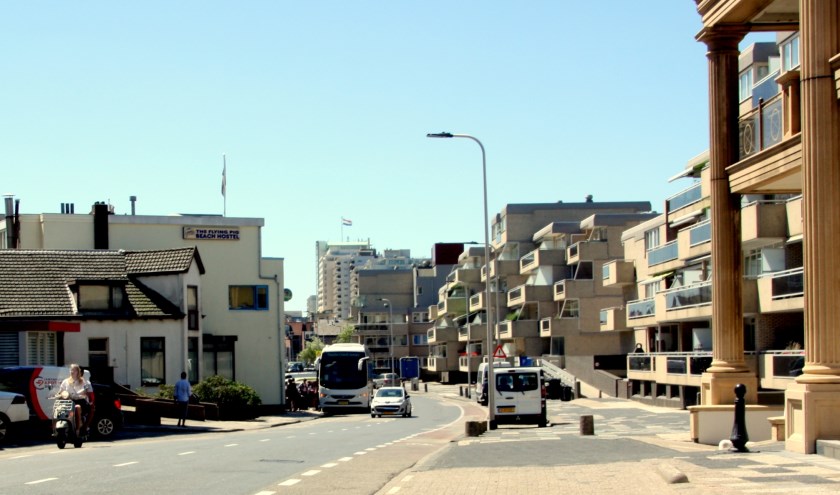 Het verdwijnen van parkeerplekken aan de Parallelboulevard moet wel worden gecompenseerd. | Foto: WS