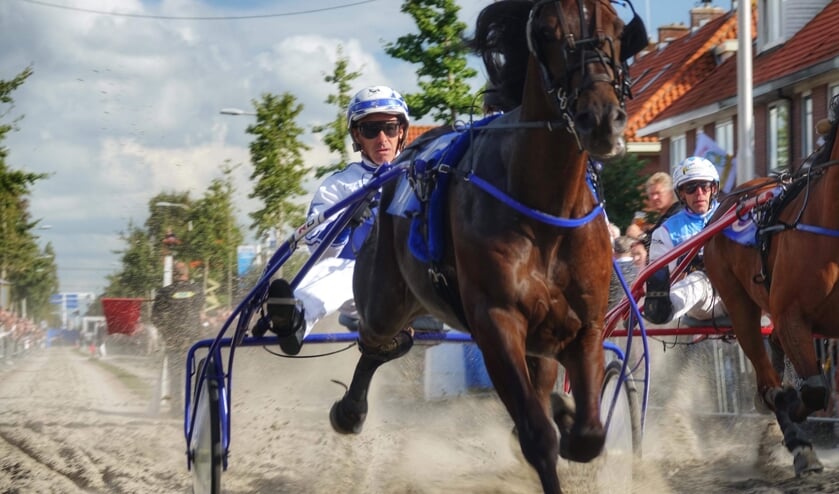 Chief One en John de Leeuw in Hillegom dit jaar. De Harddraverij haalde hier een record-inzet. | Foto: Tony Whelan