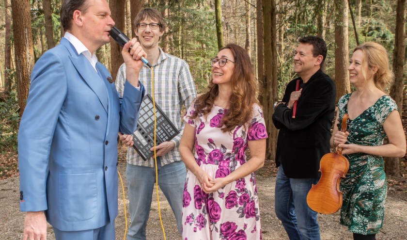 Vincent Bijlo en The Rossettis vatten het jaar 2019 samen in conferences en liedjes. |