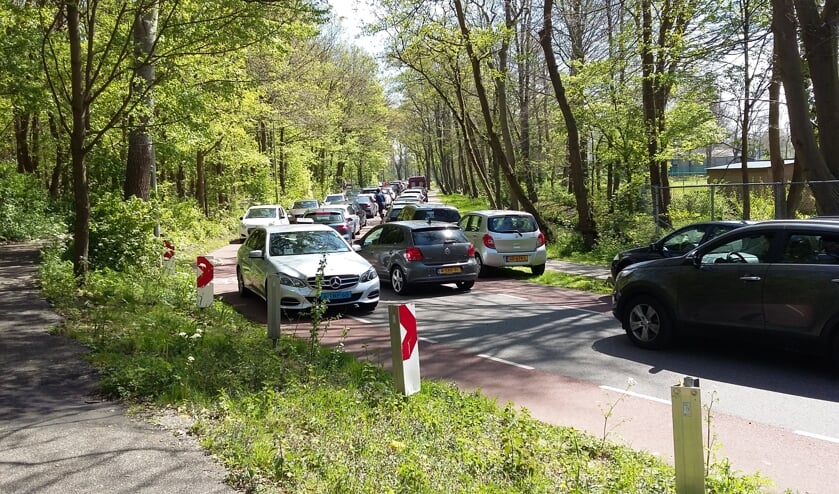 Drukte tijdens het Keukenhofseizoen zorgt voor gevaarlijke toestanden en veel ergernis.