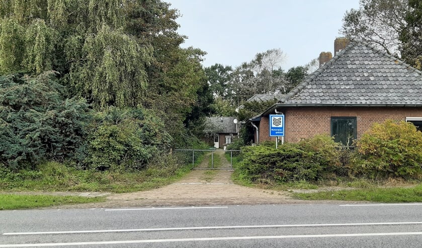 De meeste barakken aan de westkant van de Wassenaarseweg moeten worden gesloopt om plaats te maken voor de waterwinning, vindt Dunea. | Foto: RD