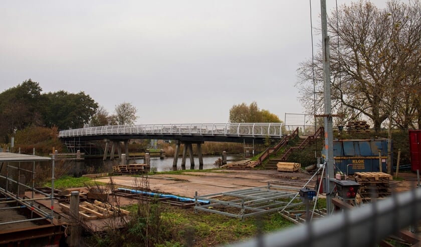 De Jan Hendrik Oort-brug heeft een metamorfose ondergaan.