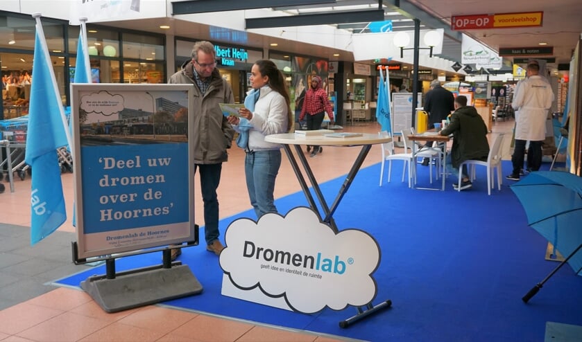 Bewoners worden gevraagd hun mening te geven. | Foto: Marc Wonnink