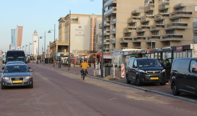 Deze chauffeurs geven kennelijk voorkeur aan het veilig op de stoep parkeren.