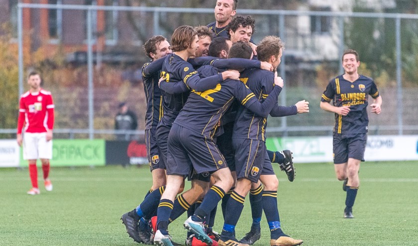 FC Oegstgeest had eindelijk echt reden tot juichen, de eerste driepunter is een feit.