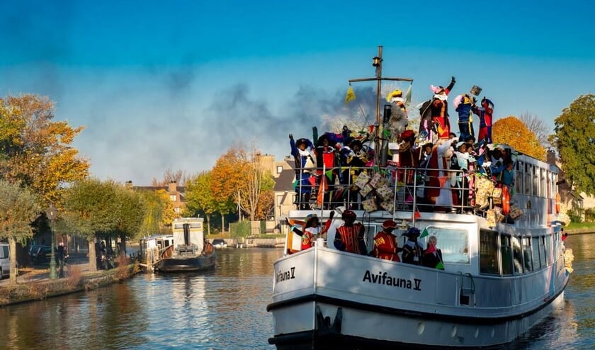 De aankomst van de pakjesboot bij de Ockenrode in 2018.