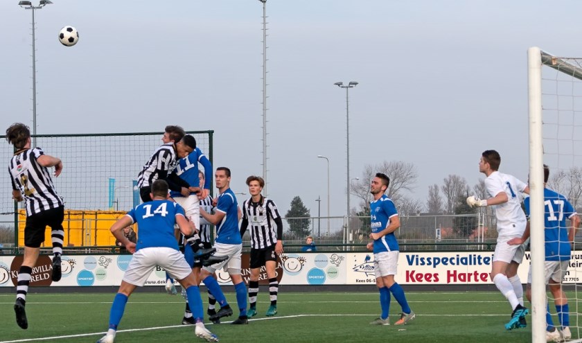 Een SJC-aanval op het doel van Hoogeveen. | Foto: Johanna Oskam